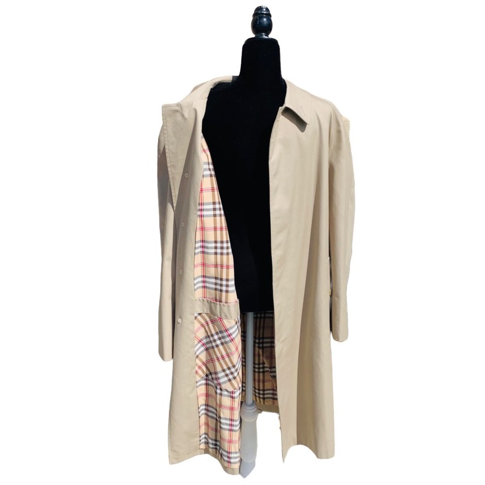 Vintage Four Climes Barracuda Burberry Style Over Coat size 42 Regular